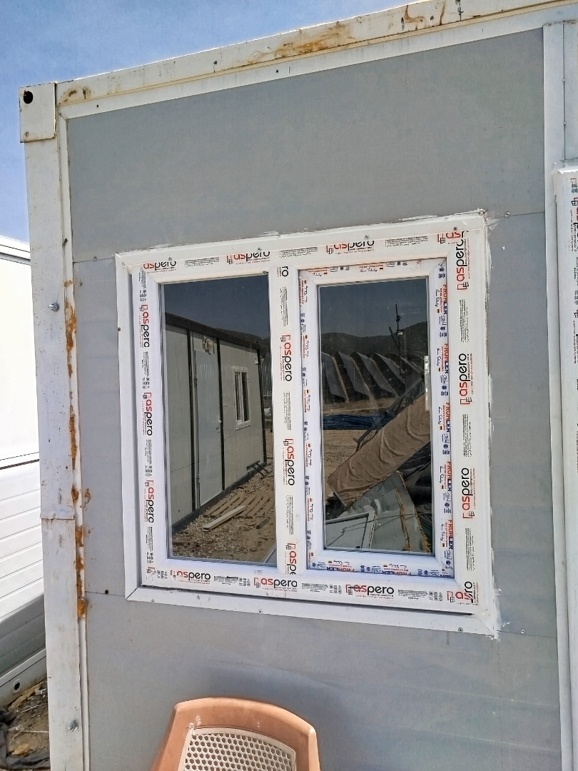 Manisa Salihli – Zemin ve Duvar Değişimi, Kapı Pencere Montajı